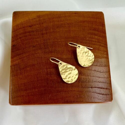 18 karat Yellow Gold Hammered Pear Earrings