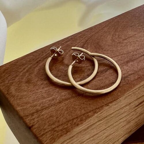 18 karat Yellow Gold Hoop Earrings, Medium