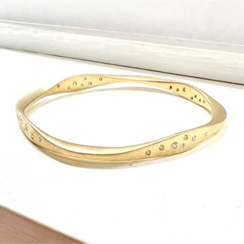 Yellow Gold 7 Diamond Sided Bangle