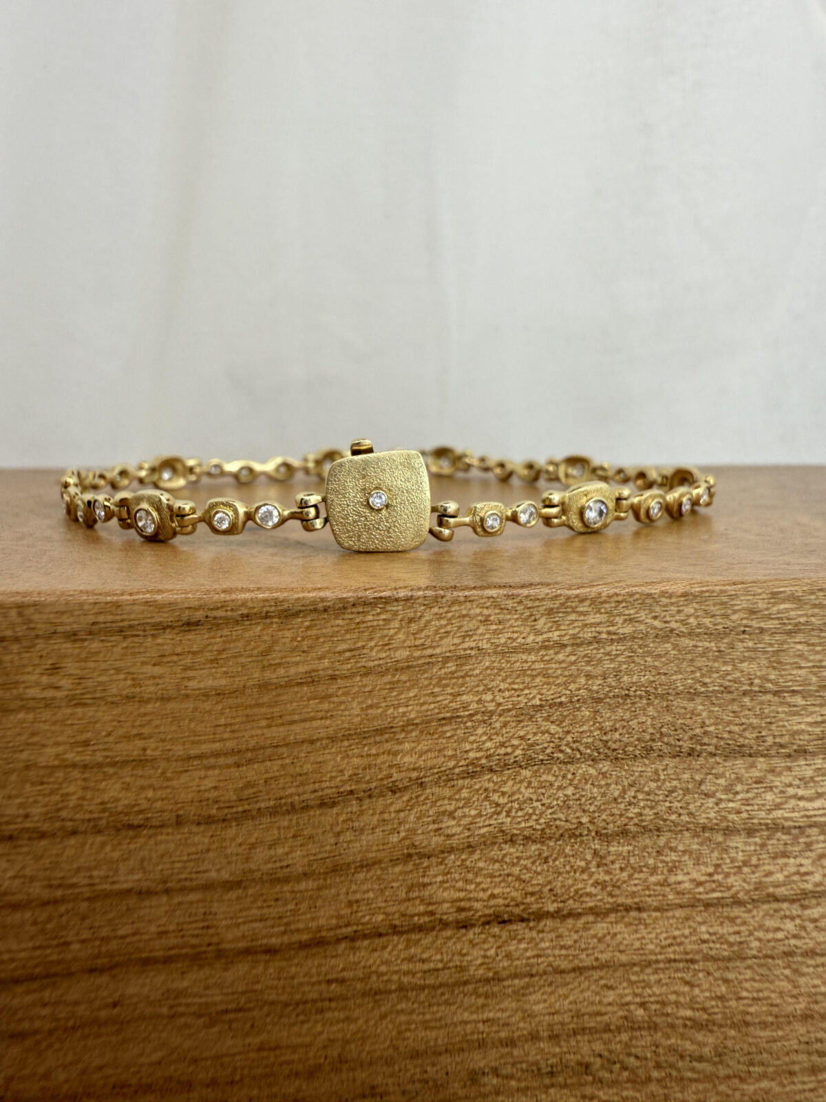 18 karat Yellow Gold and Diamond Hinged Bracelet