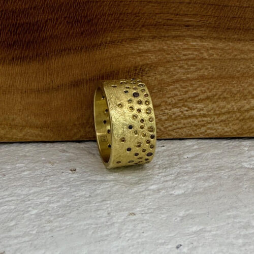 Autumn Diamond and 18 karat Yellow Gold Band