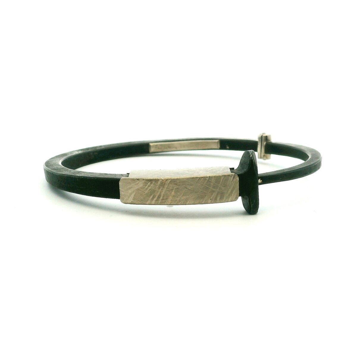 White Gold Collar Nail Bracelet