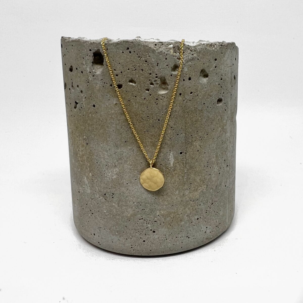 18 karat Yellow Gold Petite Disc Pendant