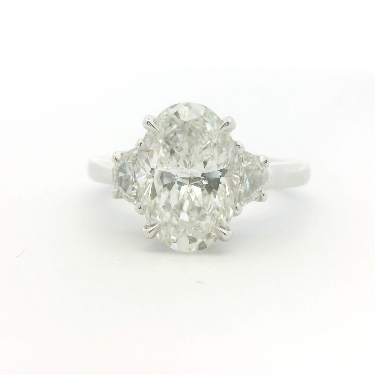 White gold and 3.01 CT Diamond Ring