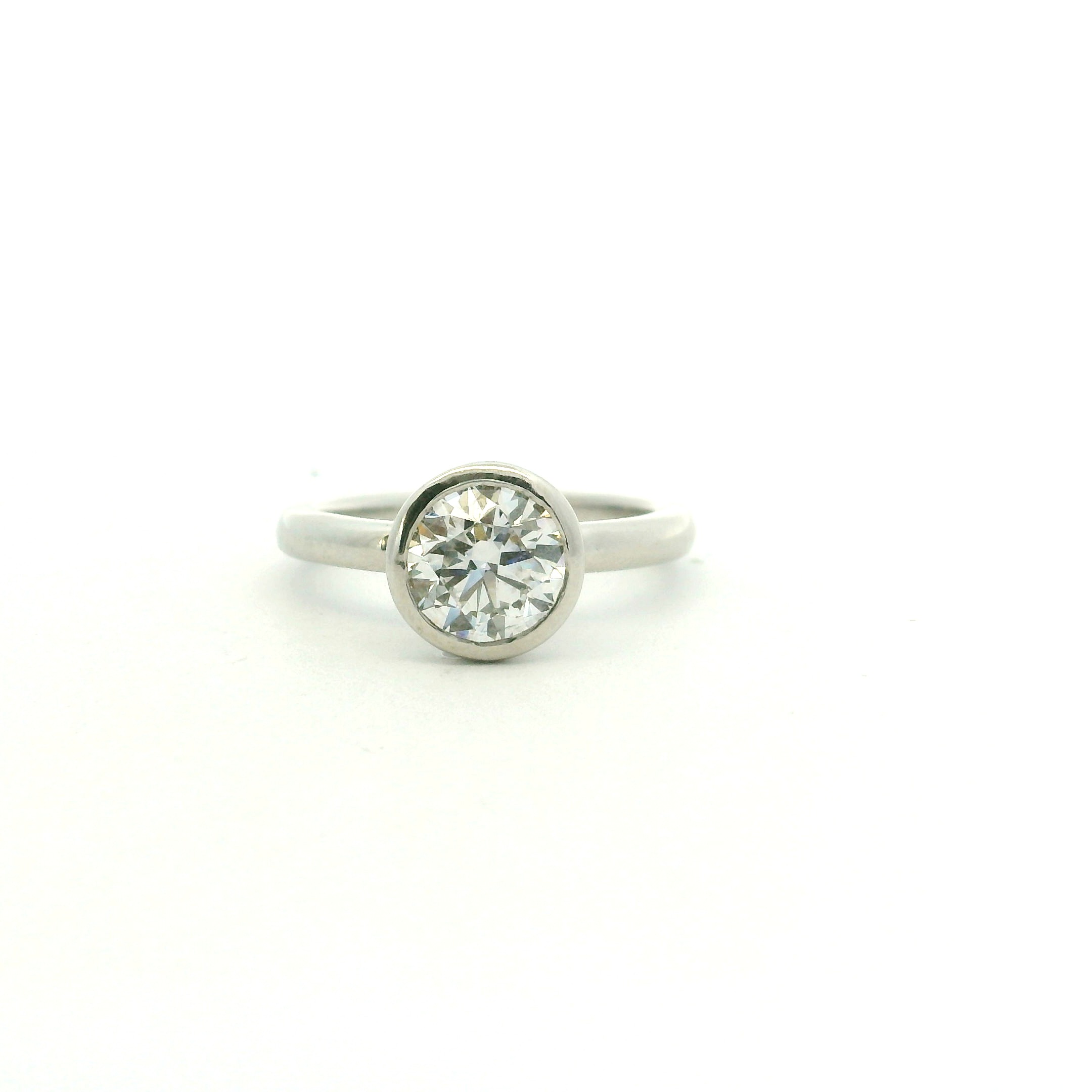 1.50 GSI1 Platinum Bezel Solitaire