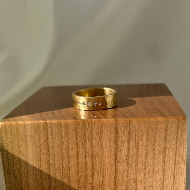 18 karat Yellow Gold and Diamond Hammered Band