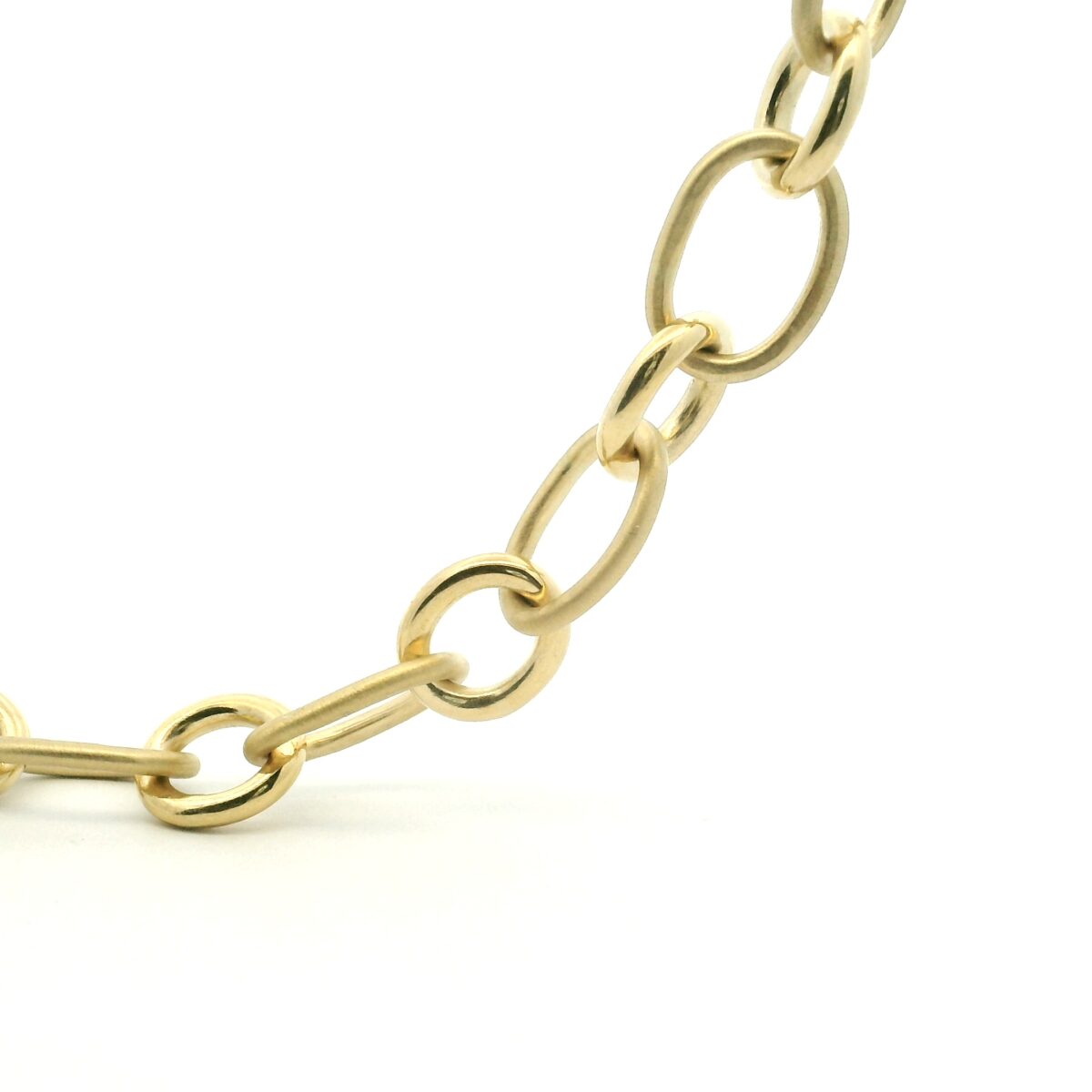 18 Karat Yellow Gold Oval Link Necklace