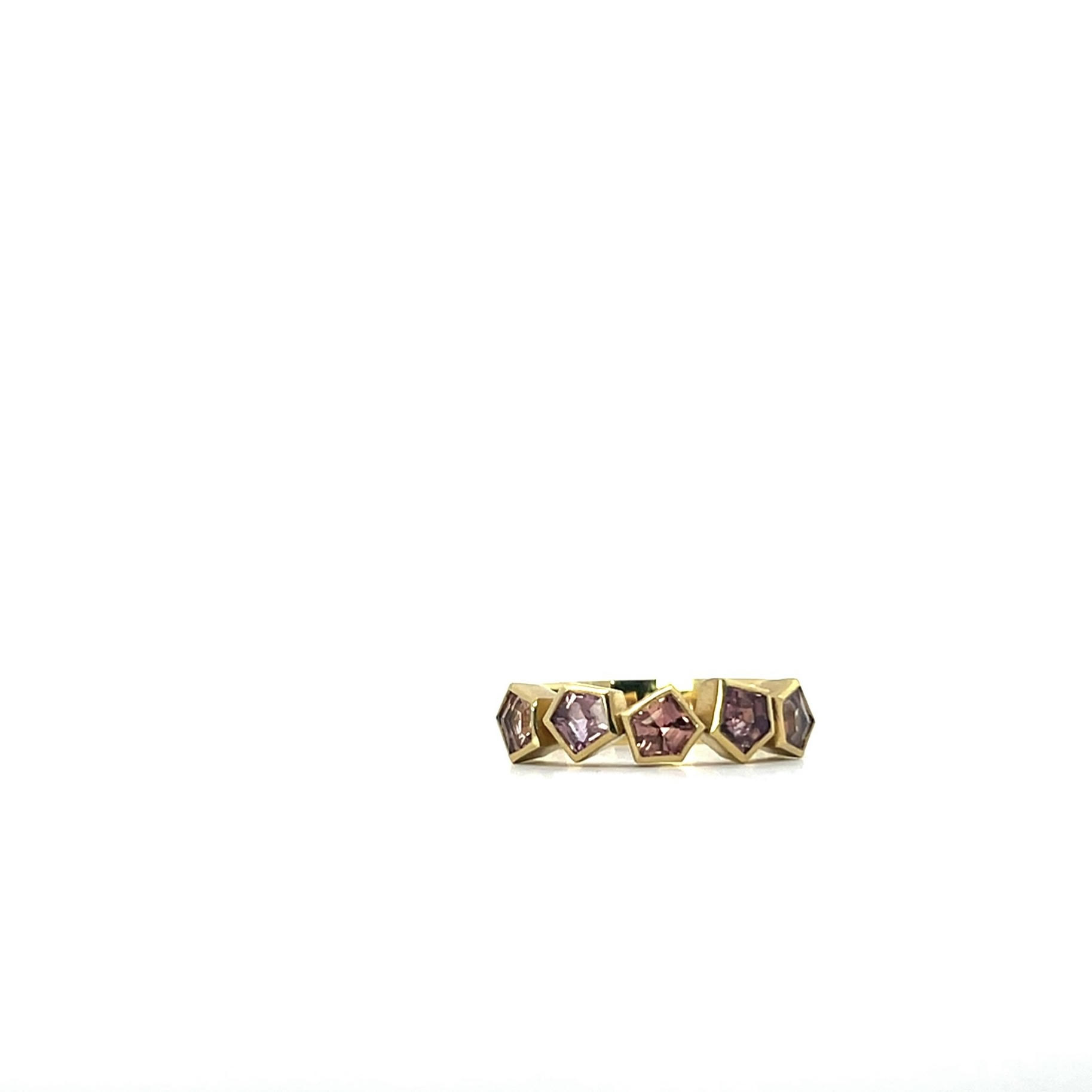 18 karat Yellow Gold and Geometric Sapphire Ring