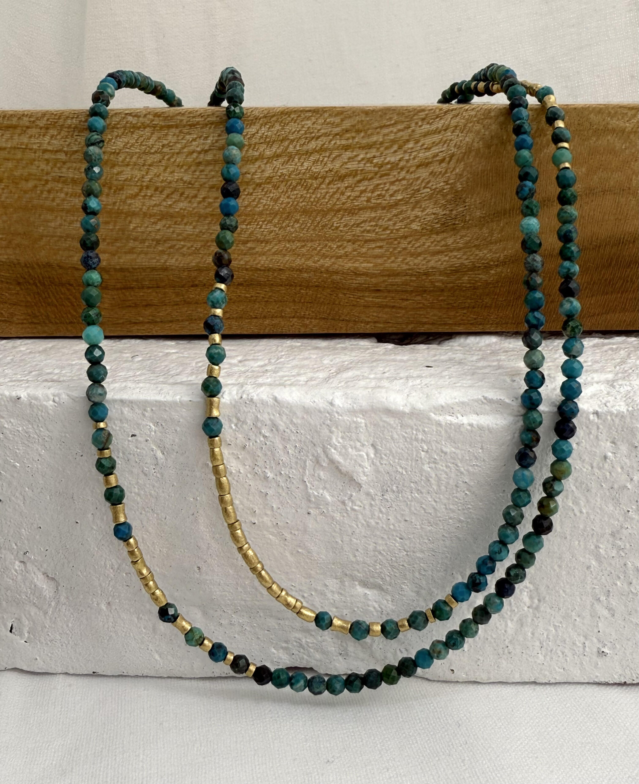 18 karat Yellow Gold and Chrysocolla Beaded Necklace
