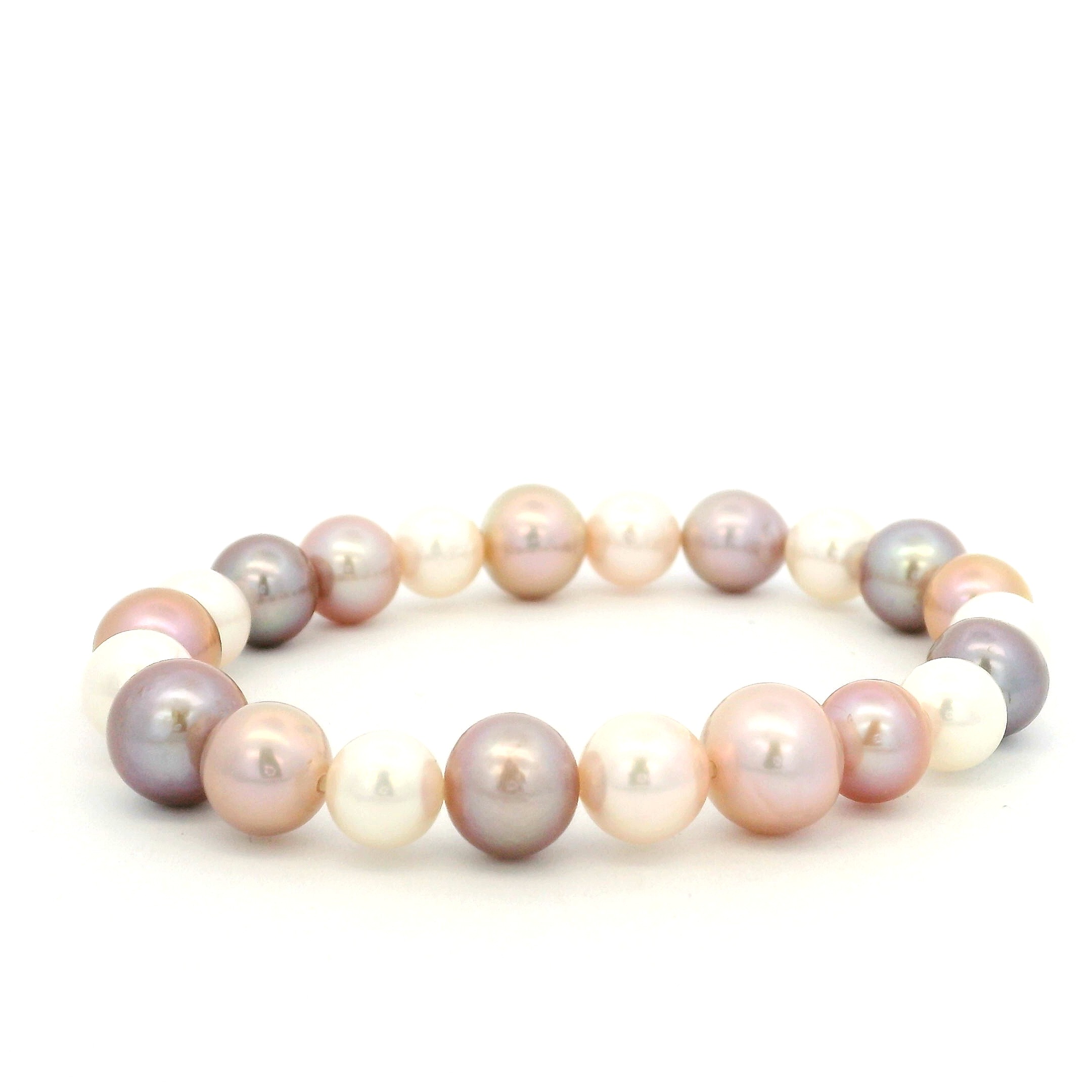 Akoya stretch bracelet