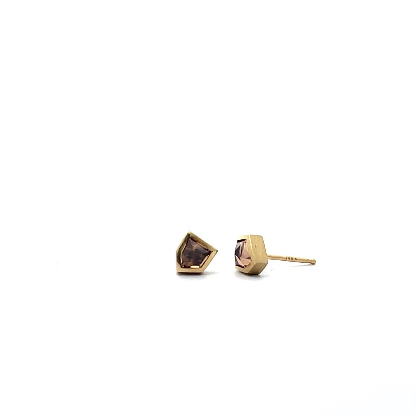 18 karat Yellow Gold and Orange Sapphire Clash Studs